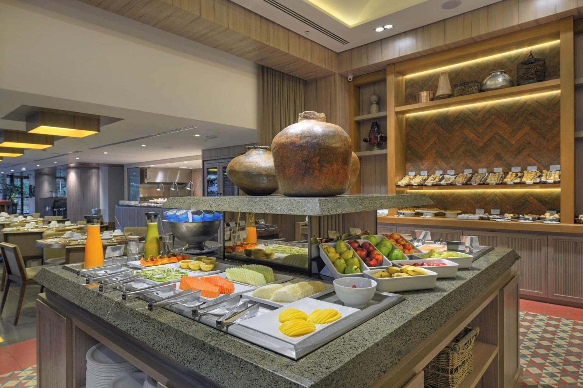 Deville Prime Campo Grande Campo Grande  Luaran gambar A salad bar