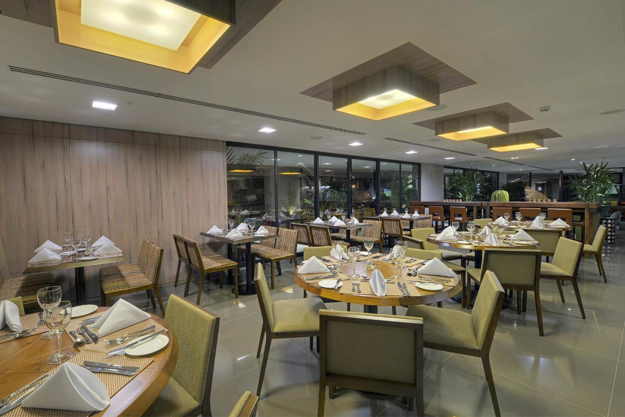 Deville Prime Campo Grande Campo Grande  Luaran gambar The restaurant