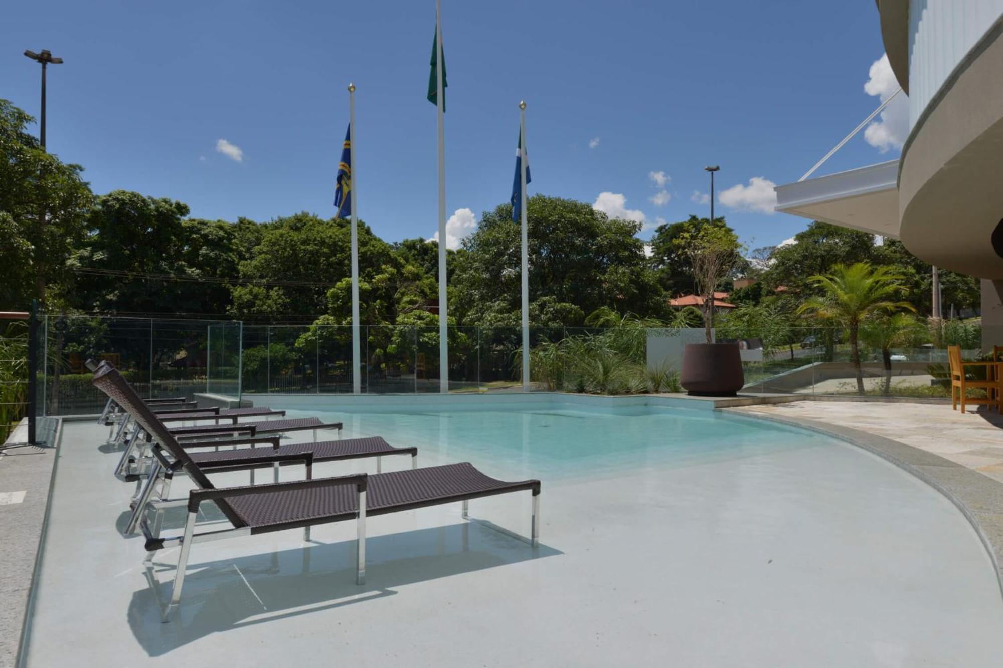 Deville Prime Campo Grande Campo Grande  Luaran gambar The pool at the hotel